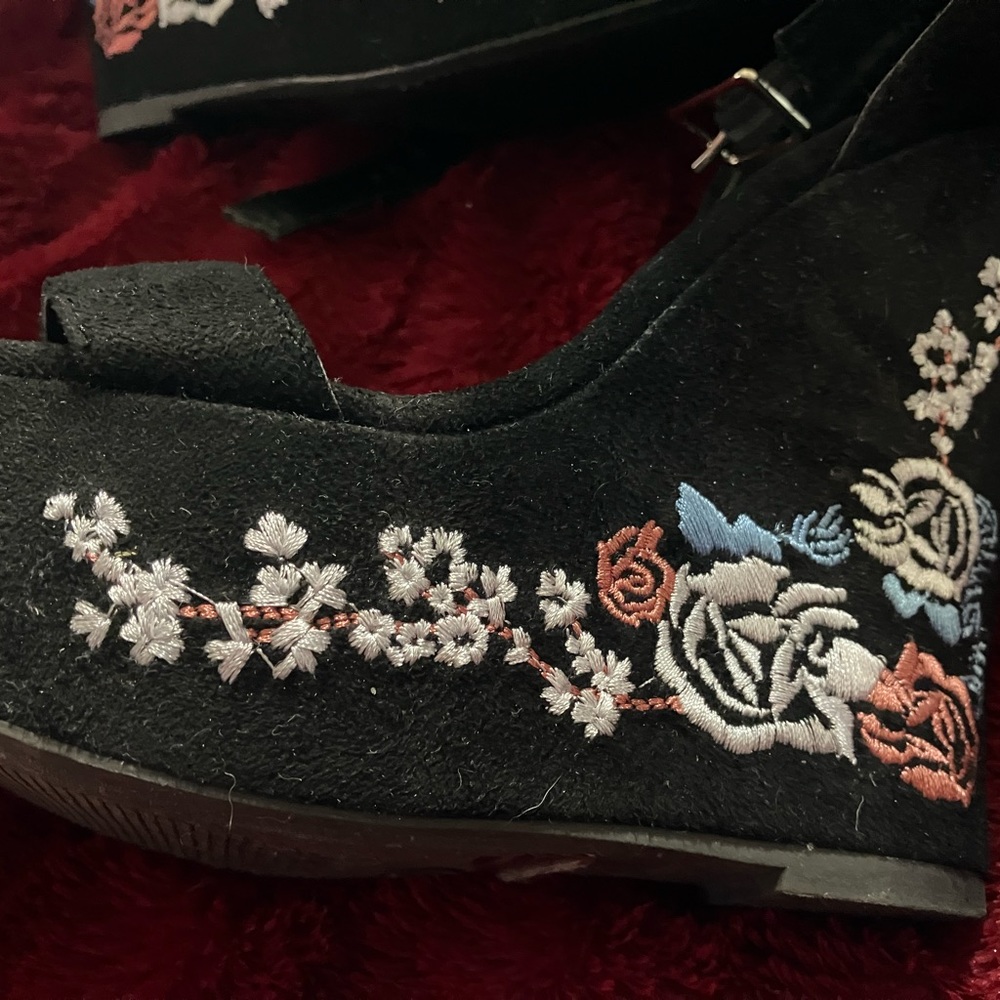 Wedges - Picture 3 of 6